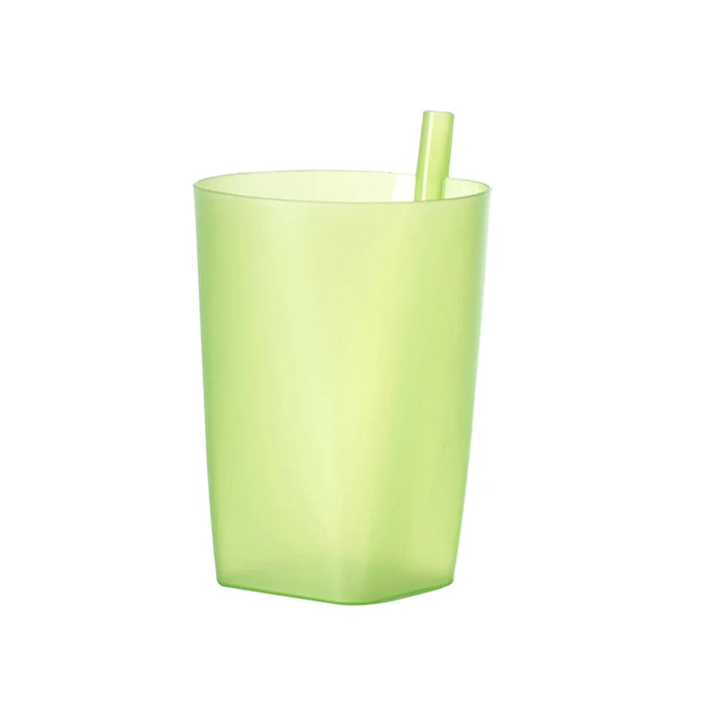 gobelet avec paille intégrée vert