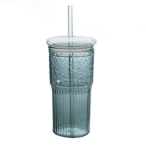 gourde en forme de verre en verre avec paille