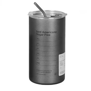 Gourde en inox gris avec paille intégrée et couvercle hermétique, au design inspiré des gobelets de café. Idéale pour les boissons froides comme l’iced americano, réutilisable et écologique.