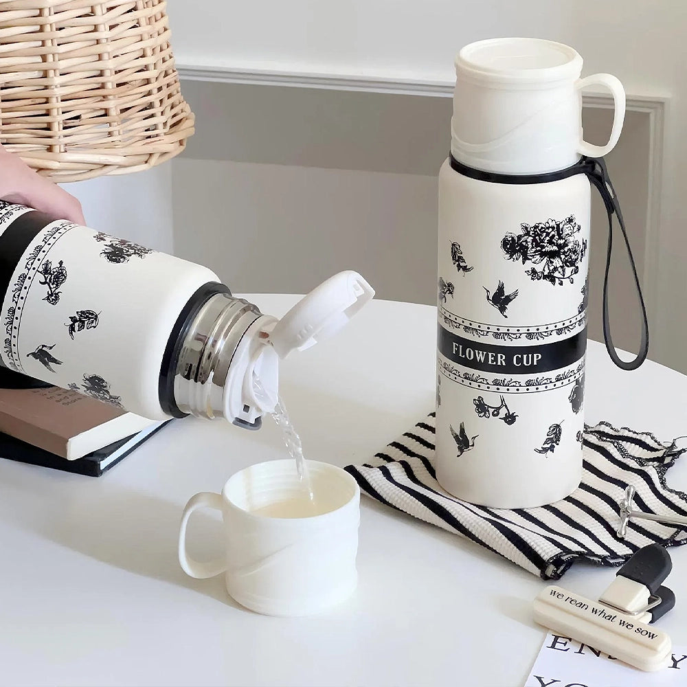 gourde design fleurs avec tasse