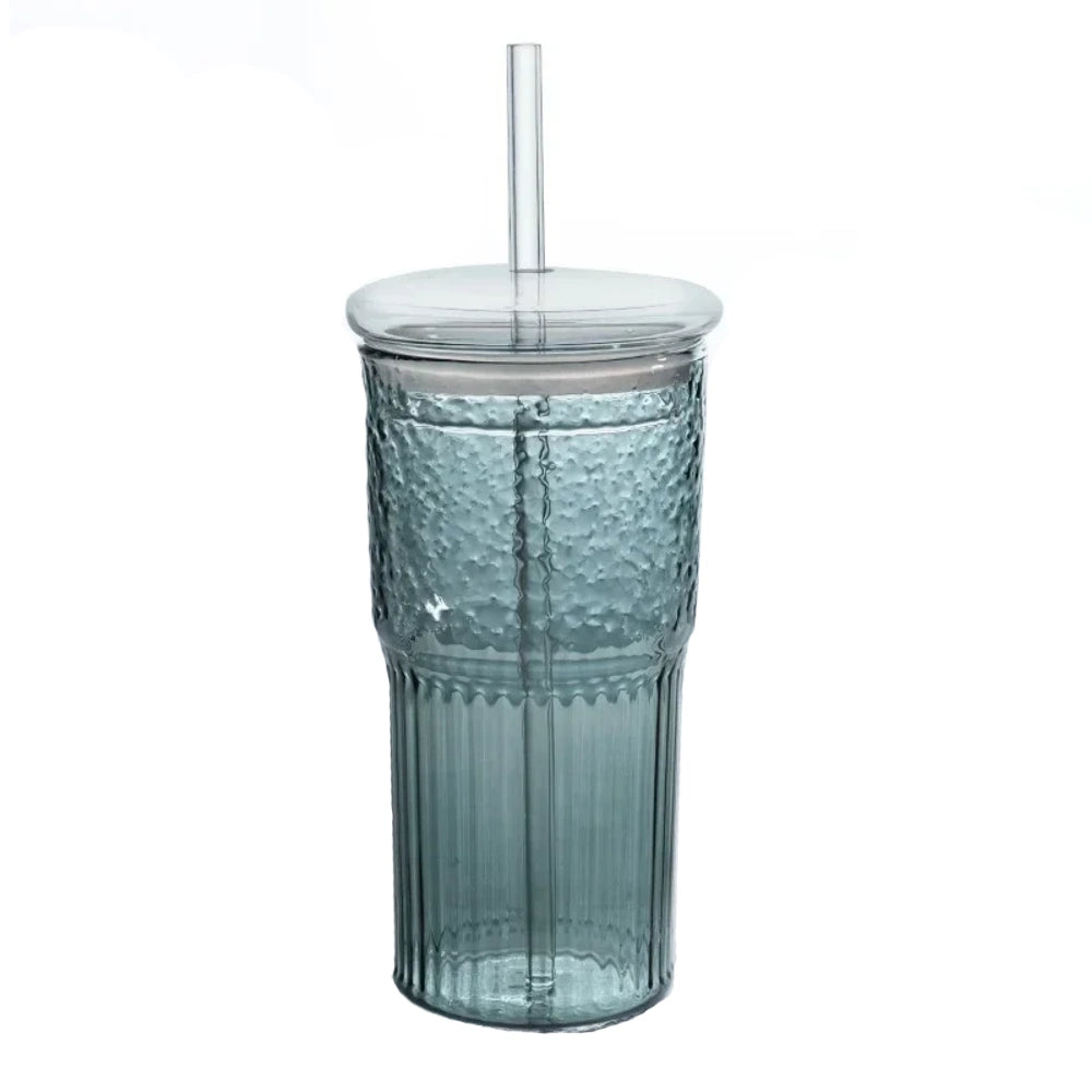 gourde en forme de verre en verre avec paille